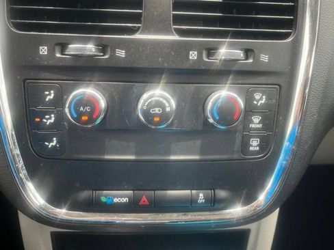 Used 2014 Dodge Grand Caravan American Value Package FWD image 10