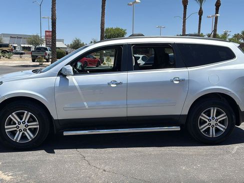 Used 2017 Chevrolet Traverse LT AWD/4WD image 4