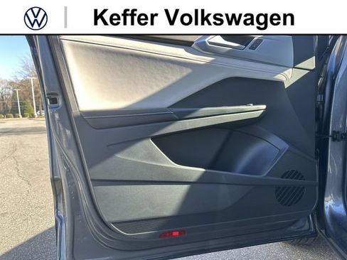 New 2026 Volkswagen Taos SE FWD image 13