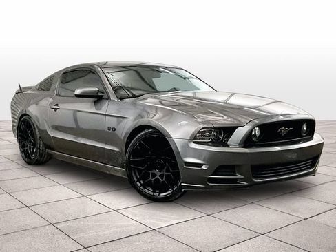 Used 2014 Ford Mustang GT Premium w/ Comfort Package RWD image 3