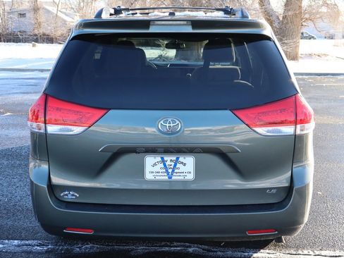 Used 2014 Toyota Sienna LE image 6