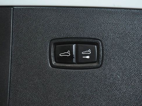 Used 2022 Porsche Cayenne Coupe image 64