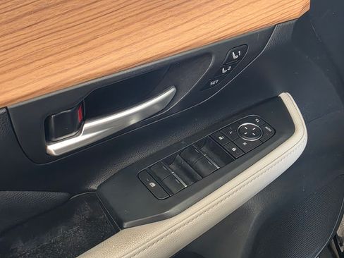 Used 2024 Toyota Grand Highlander AWD Hybrid image 11