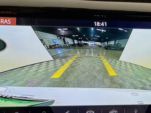 Used 2020 Land Rover Discovery Sport S image 18