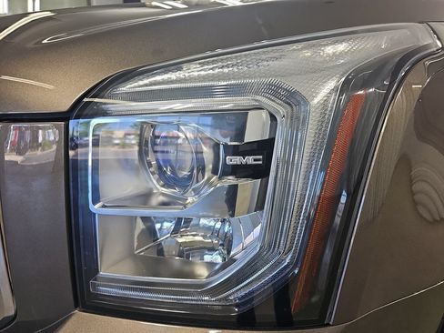 Certified 2016 GMC Yukon SLT w/ Open Road Package AWD/4WD image 39