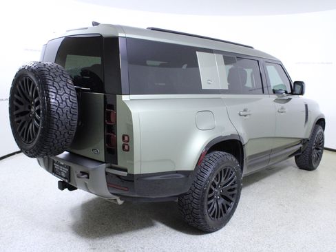 Used 2023 Land Rover Defender 130 X-Dynamic SE image 7
