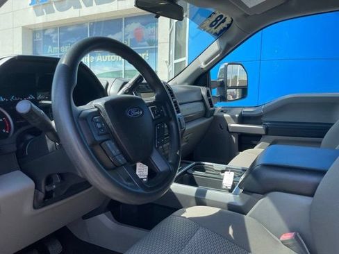 Used 2018 Ford F250 XLT w/ XLT Premium Package AWD/4WD image 6