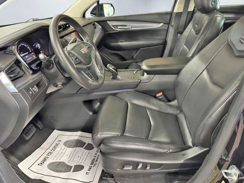 Used 2017 Cadillac XT5 Luxury w/ Driver Awareness Package AWD/4WD image 14