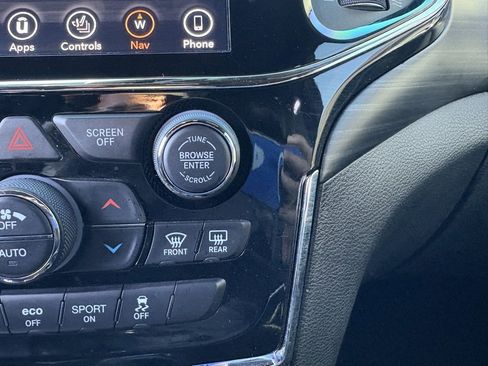 Used 2019 Jeep Grand Cherokee Altitude image 21