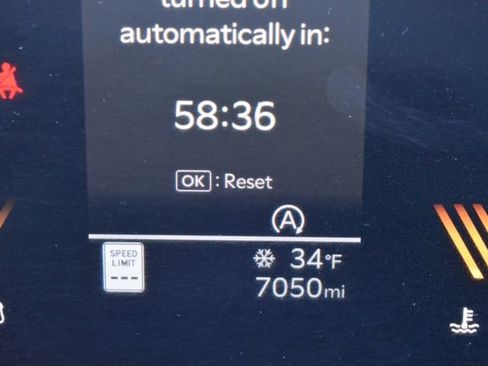 Used 2025 Kia Sorento S image 15