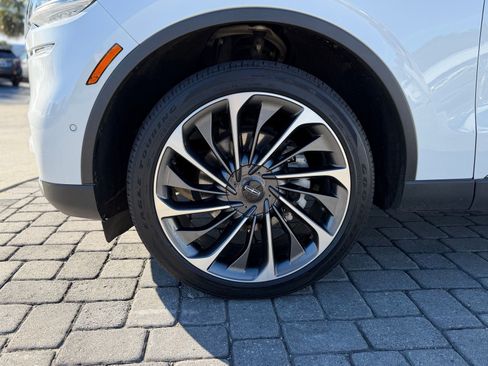 Used 2023 Lincoln Aviator Reserve w/ Equipment Group 201A image 13
