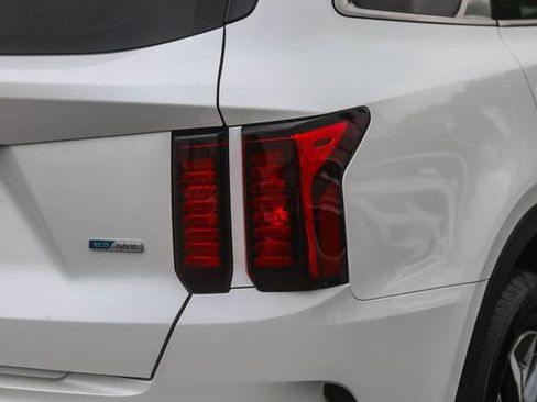 Certified 2022 Kia Sorento S image 11