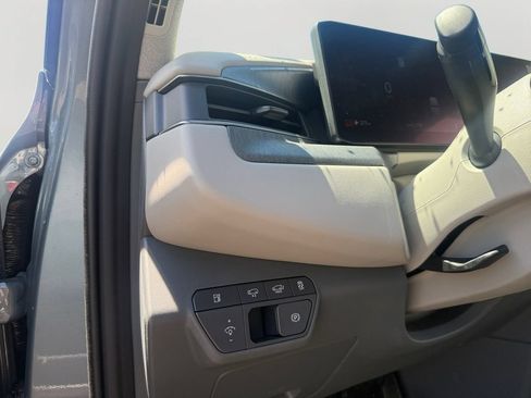 Used 2024 Kia EV9 Wind AWD/4WD image 16