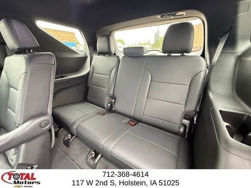 Used 2025 Chevrolet Traverse LT AWD/4WD image 12
