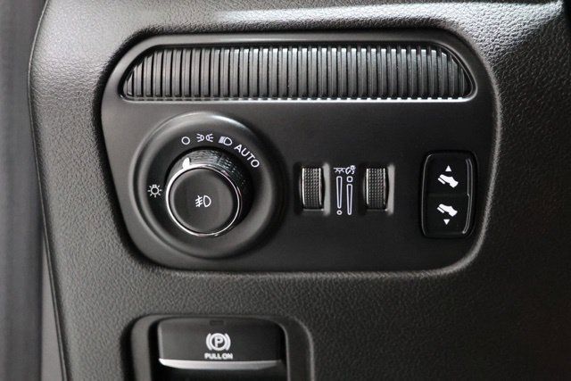 Used 2024 Jeep Wagoneer Series III w/ Premium Group I AWD/4WD image 20