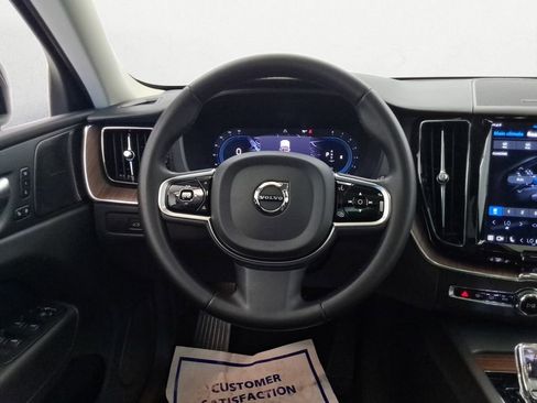 Used 2023 Volvo XC60 B5 Ultimate image 14