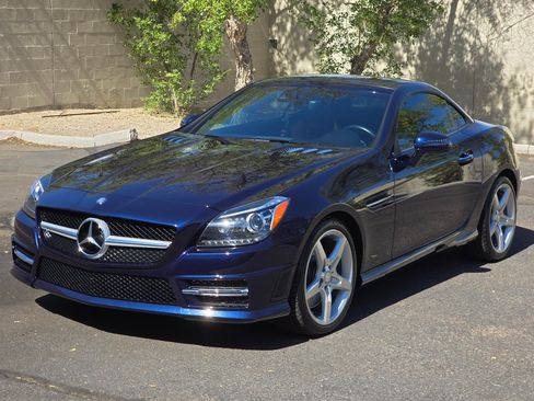 Used 2015 Mercedes-Benz SLK 250 image 6
