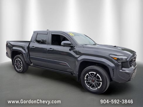 Used 2025 Toyota Tacoma TRD Sport w/ TRD Sport Premium Package RWD image 8