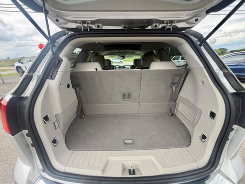 Used 2017 Buick Enclave Leather FWD image 10