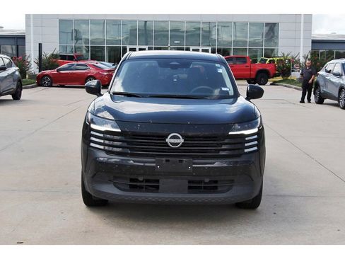 Used 2025 Nissan Kicks SV w/ Charging Package FWD image 8
