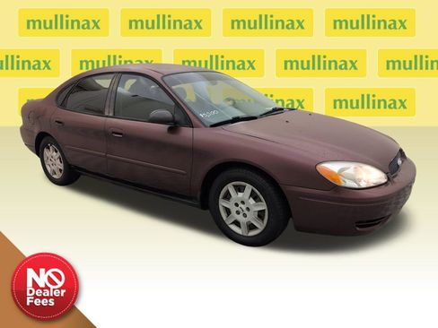 Used 2005 Ford Taurus SE FWD image 1