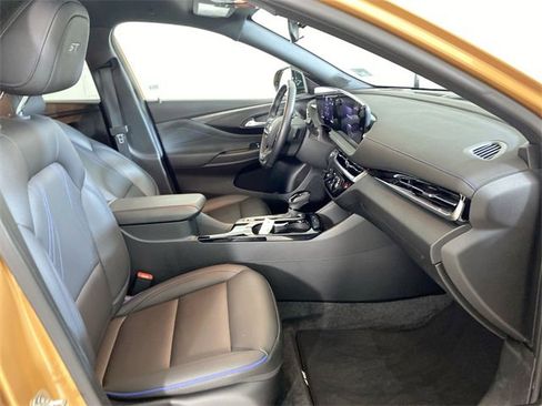 Used 2024 Buick Envista Sport Touring w/ Convenience I Package image 35