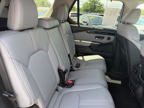 Used 2024 Honda Pilot EX-L image 15
