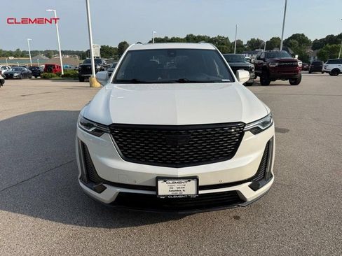 Used 2023 Cadillac XT6 Premium Luxury w/ Technology Package AWD/4WD image 12