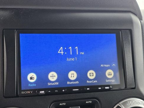 Used 2015 Jeep Wrangler Unlimited Sahara AWD/4WD image 17