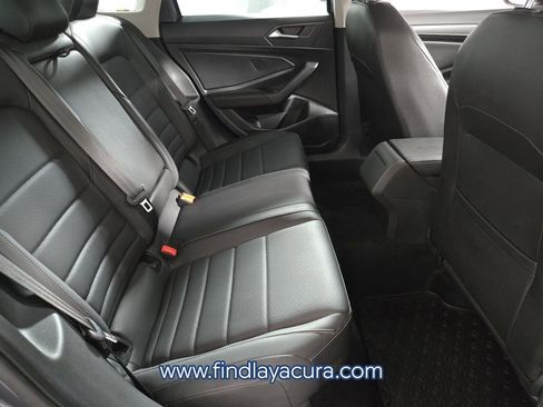 Used 2021 Volkswagen Jetta SE image 17