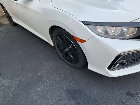 Used 2018 Honda Civic EX-L image 3