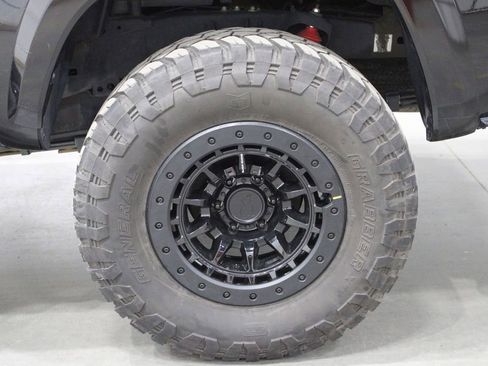 Used 2021 Toyota Tacoma TRD Sport w/ TRD Premium Sport Package AWD/4WD image 39