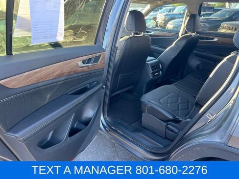 Used 2024 Volkswagen Atlas SE AWD/4WD image 24