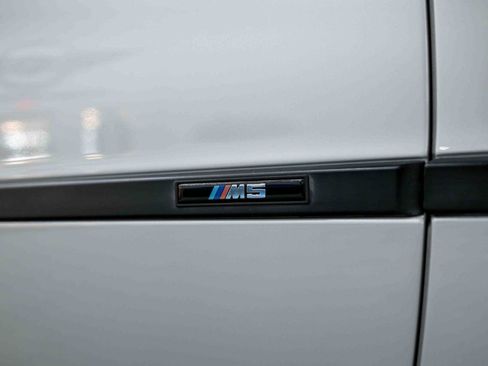 Used 2003 BMW M5 RWD image 18