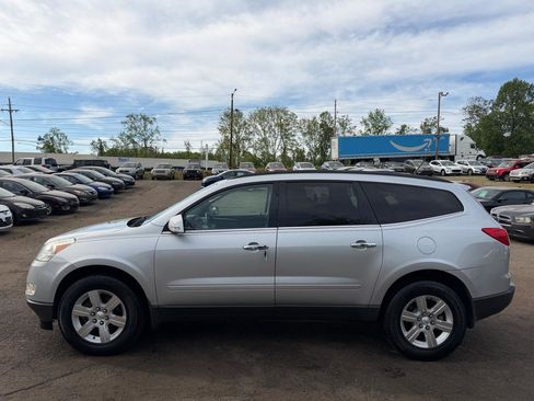 Used 2011 Chevrolet Traverse LT image 7