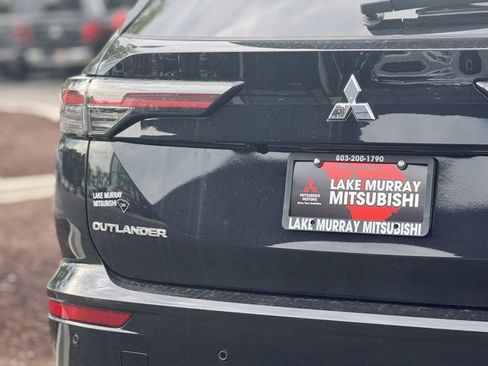 New 2025 Mitsubishi Outlander SEL image 11