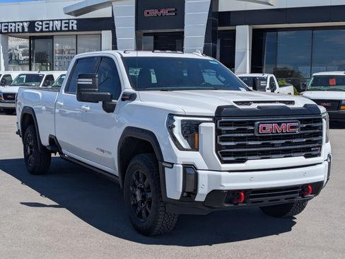 Used 2024 GMC Sierra 3500 AT4 w/ AT4 Premium Plus Package image 7