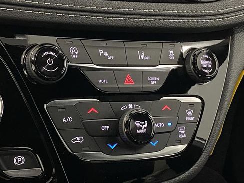 New 2026 Chrysler Pacifica Select w/ S Appearance Package image 27