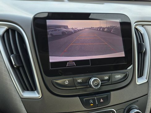 Used 2022 Chevrolet Malibu LT image 28