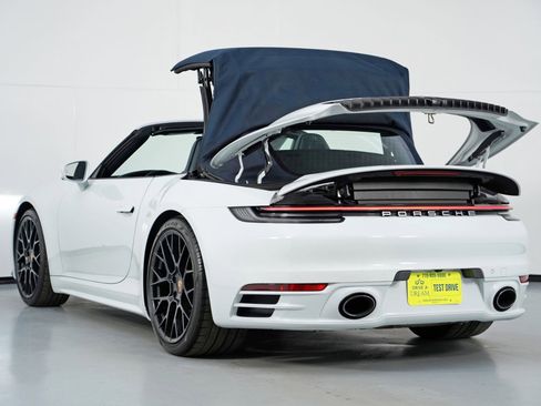 Used 2022 Porsche 911 Carrera image 50