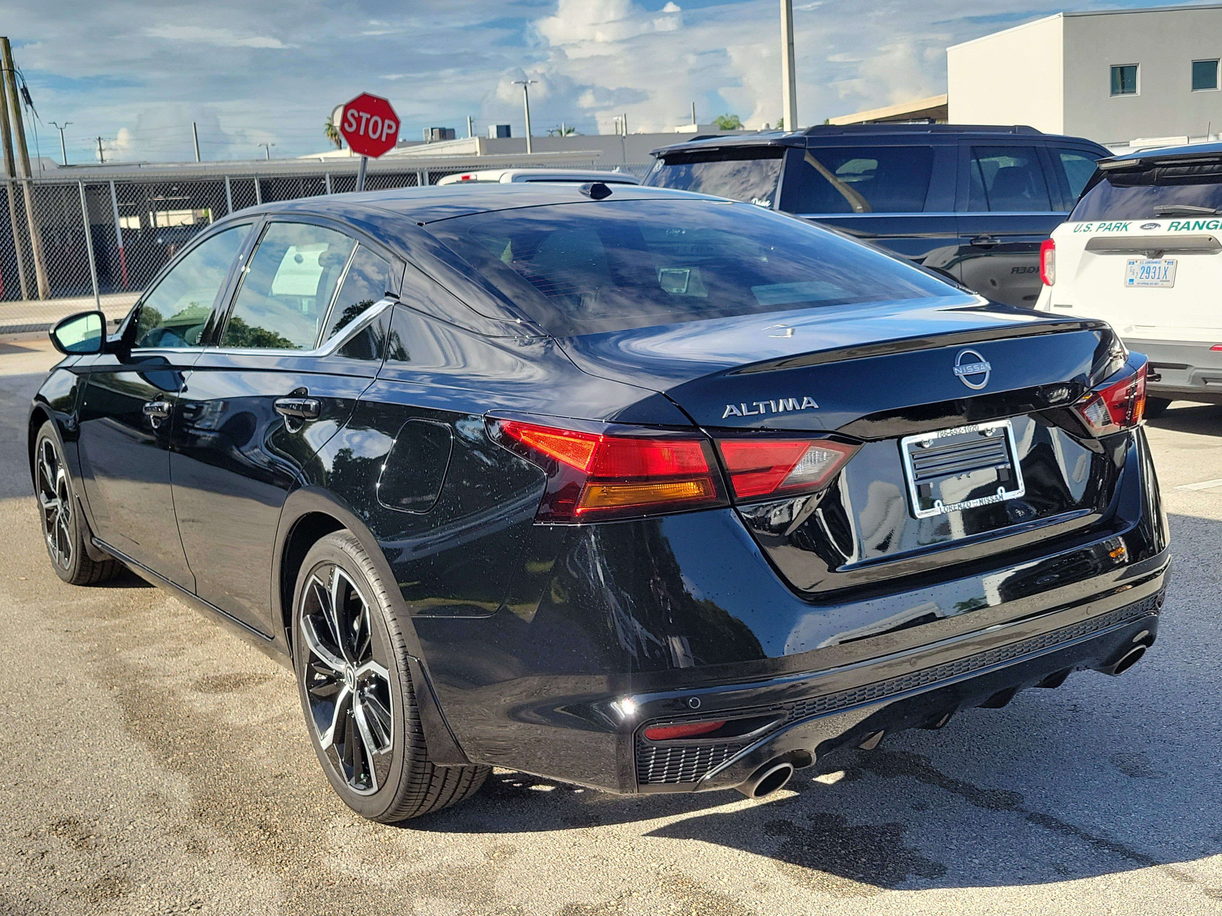 Used 2024 Nissan Altima 2.5 SR FWD image 7
