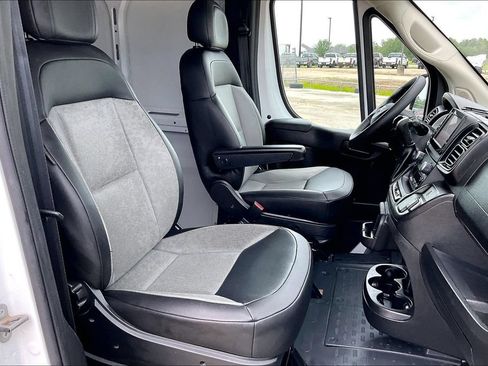 Used 2025 RAM ProMaster 2500 w/ Convenience Group FWD image 26