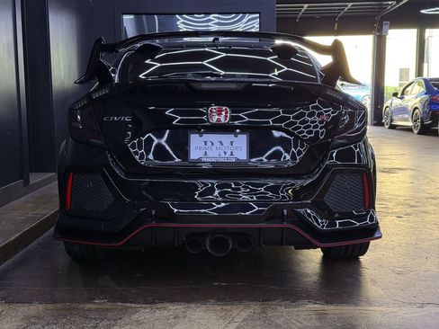 Used 2017 Honda Civic Type R image 8