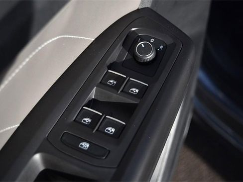 Certified 2023 Volkswagen Atlas SE image 8