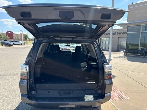 Used 2018 Toyota 4Runner SR5 RWD image 8