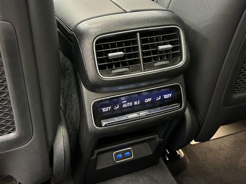 Used 2025 Mercedes-Benz GLS 450 4MATIC image 25
