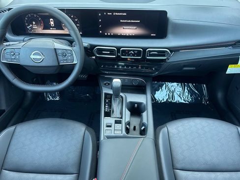 New 2026 Nissan Sentra SR w/ SR Premium Package FWD image 10
