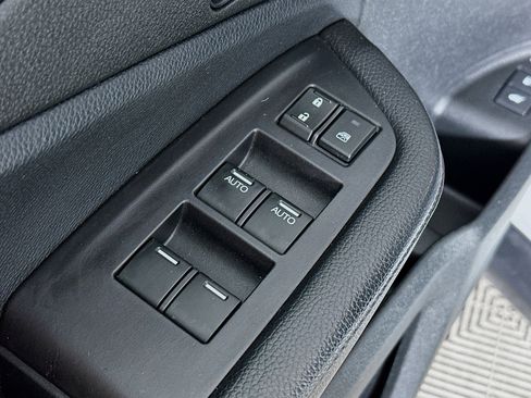 Used 2018 Honda Pilot Touring image 18