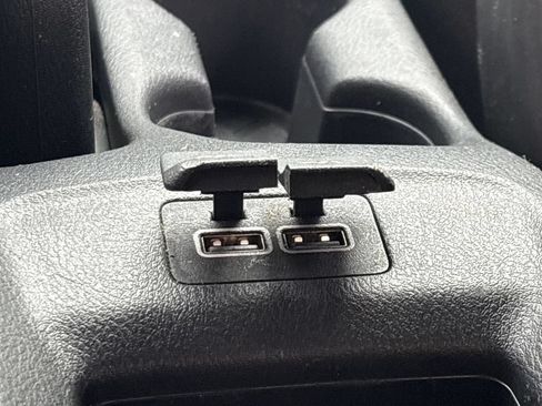Used 2021 Nissan Versa S FWD image 31