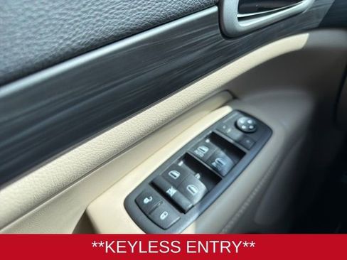 Used 2021 Jeep Grand Cherokee Laredo image 10